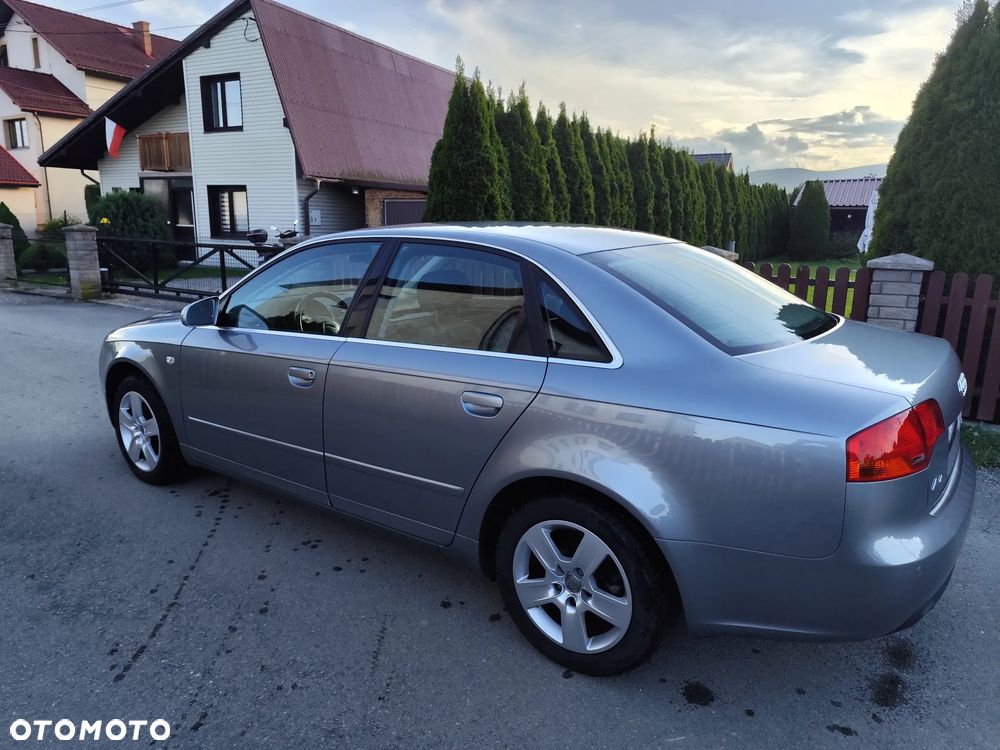 Audi A4 Limousine - 3