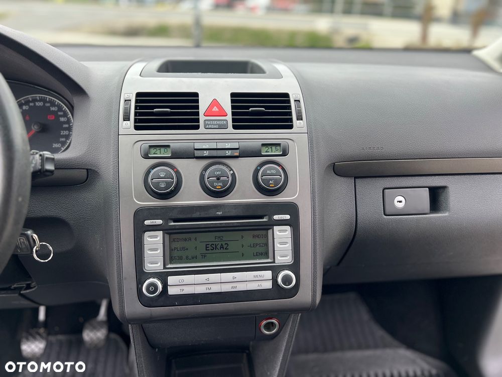 Volkswagen Touran 1.9 TDI Conceptline - 16