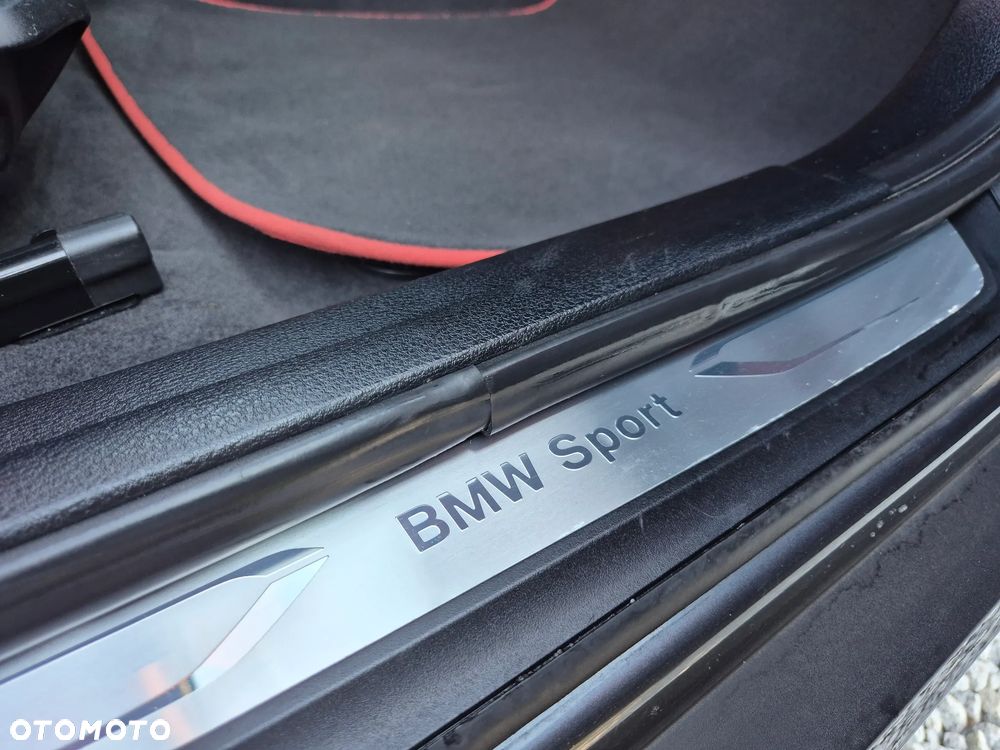 BMW X1 xDrive18d Sport Line - 18