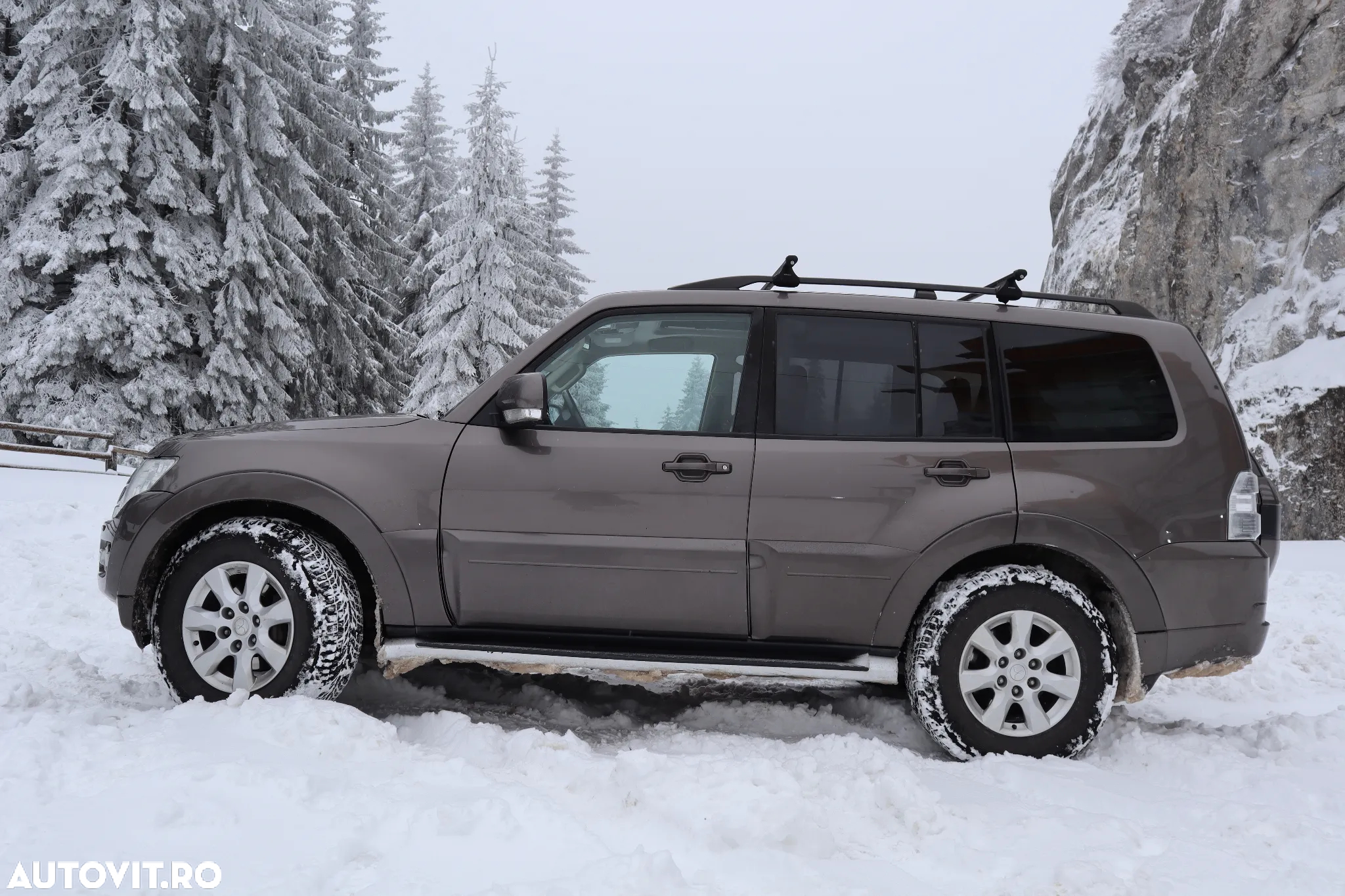 Mitsubishi Pajero - 23