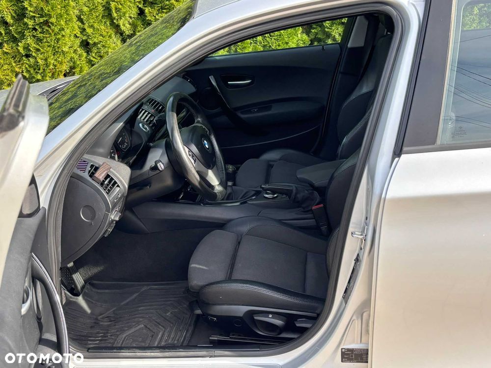 BMW Seria 1 2005 photo 3