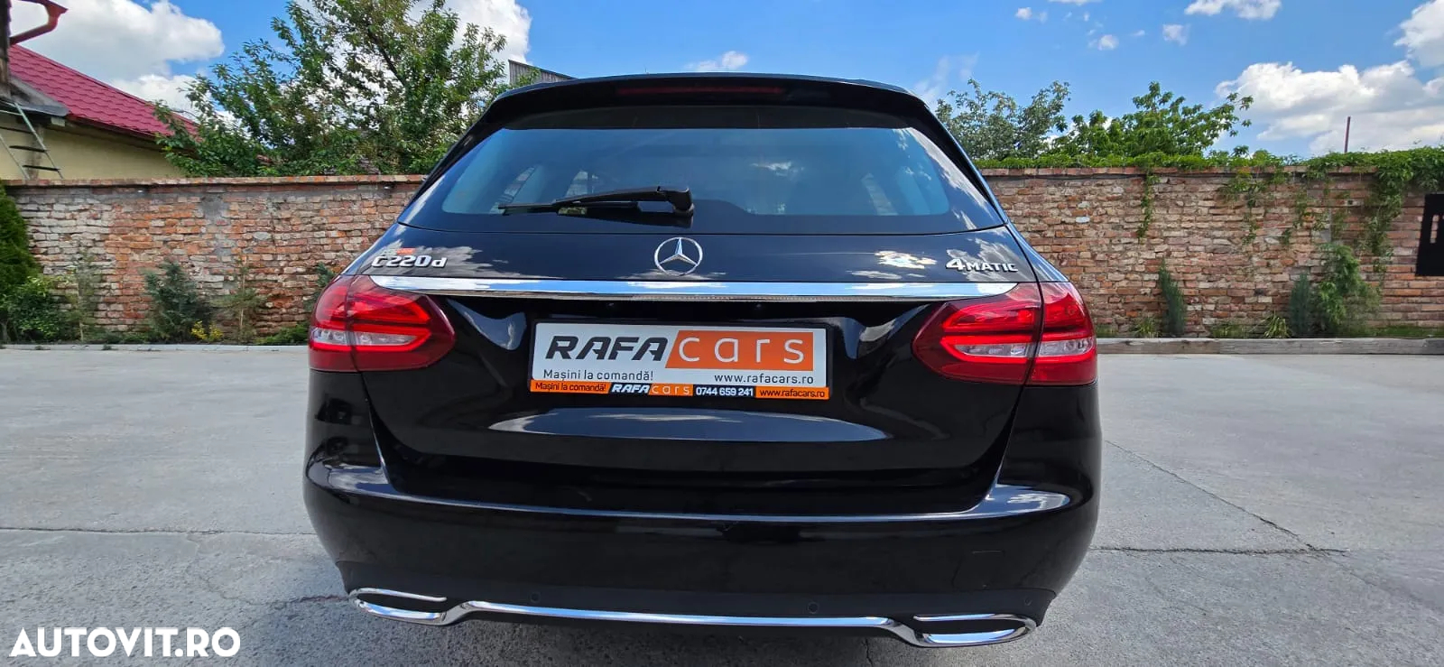 Mercedes-Benz C 220 d 4Matic T 9G-TRONIC AMG Line - 11