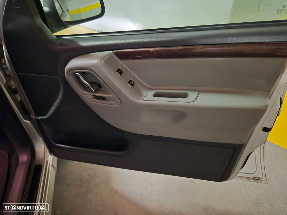 Jeep Grand Cherokee 2.7 CRD Overland - 39