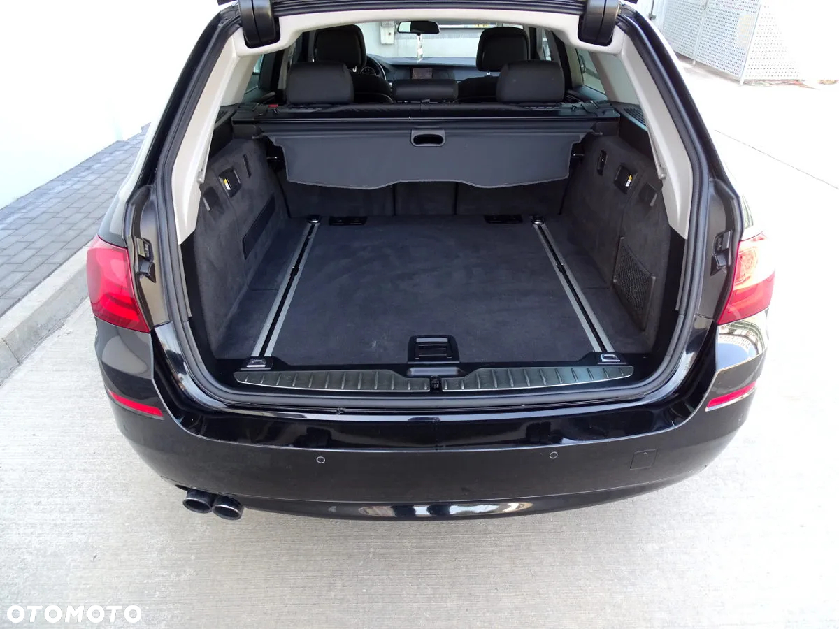 BMW Seria 5 528i xDrive - 13