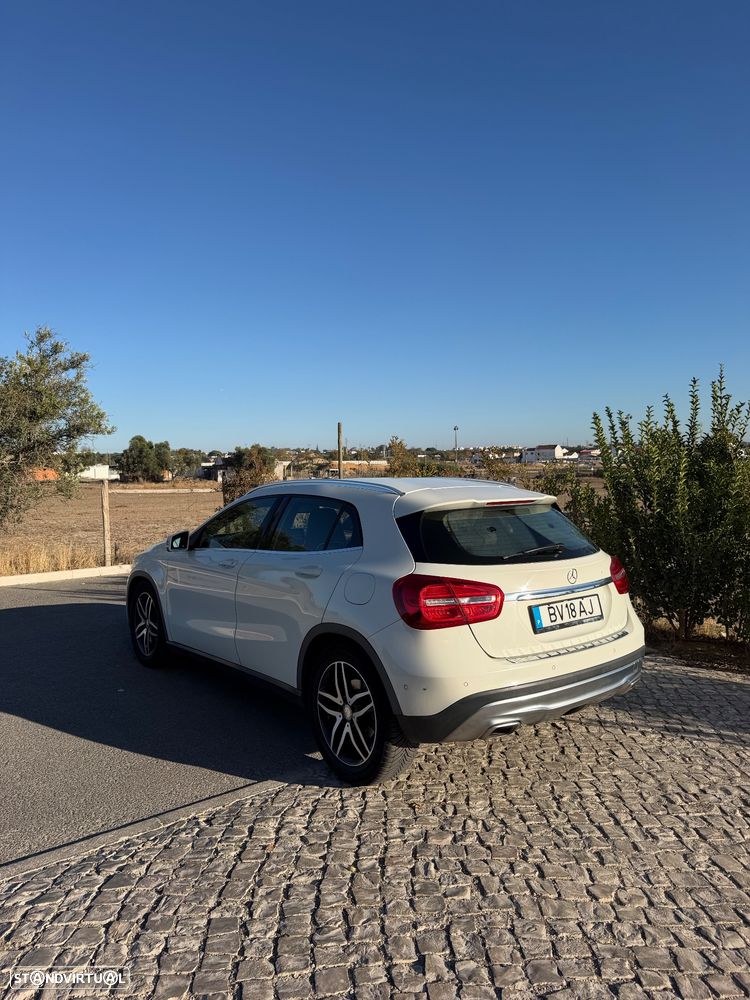 Mercedes-Benz GLA 200 (CDI) d 4Matic 7G-DCT Urban - 4