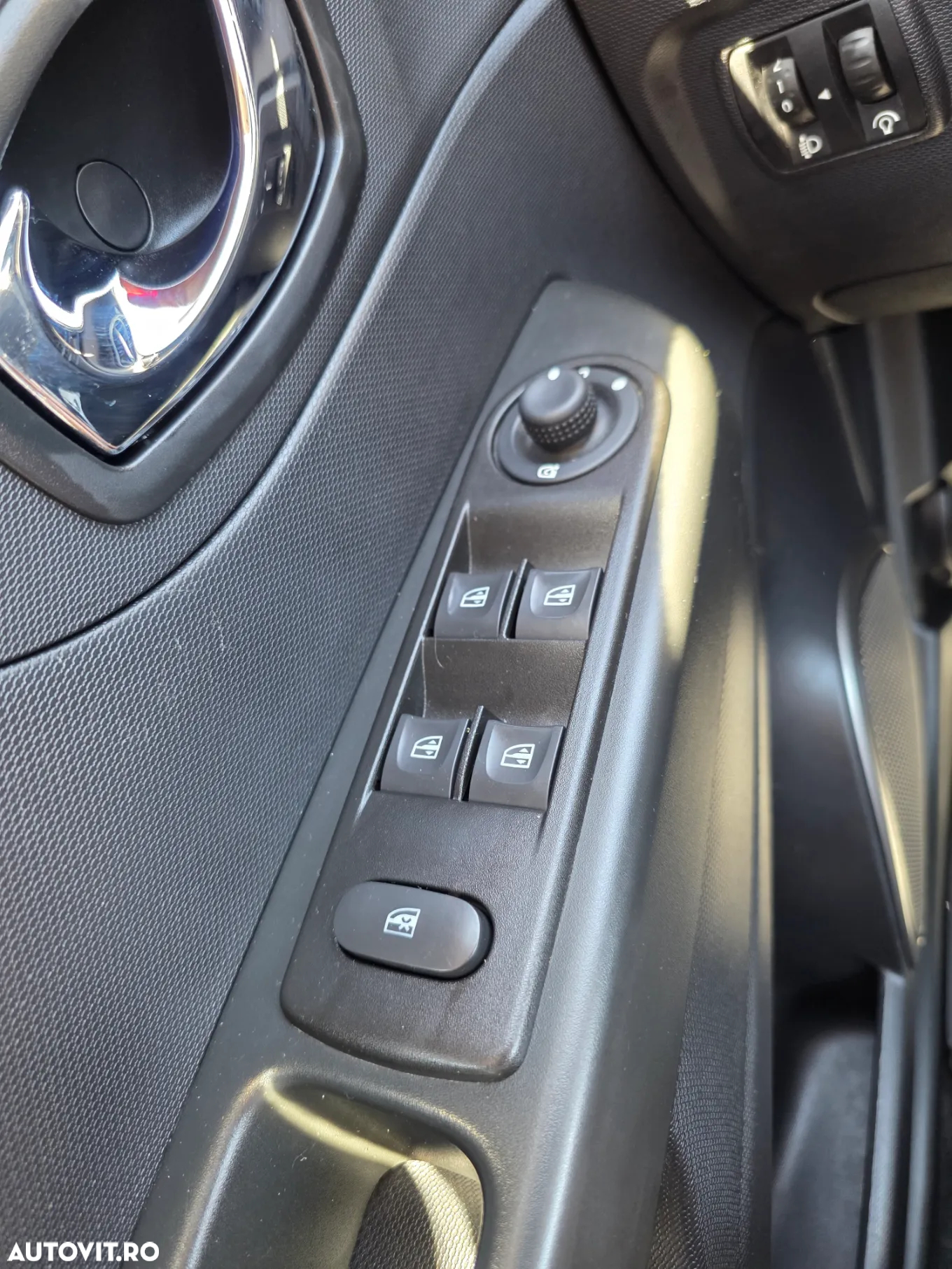 Renault Captur (ENERGY) TCe 90 INTENS - 24