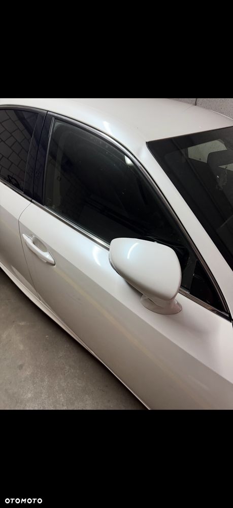 Lexus IS 200t / 300 Elegance - 34