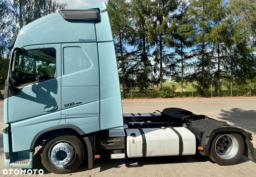 Volvo FH4 500 GLOB XXL I-SHIFT SPOJLERY KLIMA WEBASTO NAVI XENON LED LODÓWKA 2xALUTANK LOW DECK MEGA EURO 6 2016 ŁADNY - 3