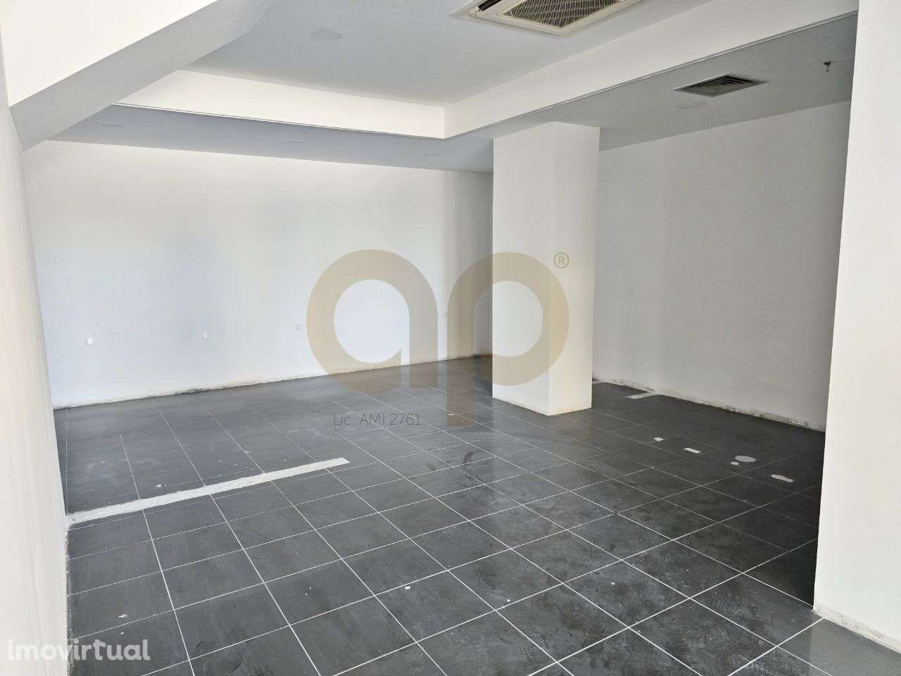 Excelente oportunidade- Loja na Rua Júlio Dinis, Boavista - Grande imagem: 2/21