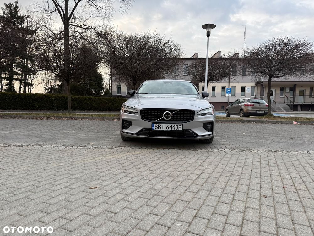 Volvo S60 B5 B AWD Plus Dark - 3