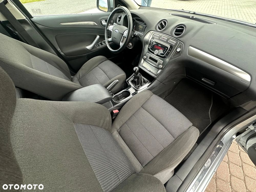 Ford Mondeo 2.0 Trend - 8