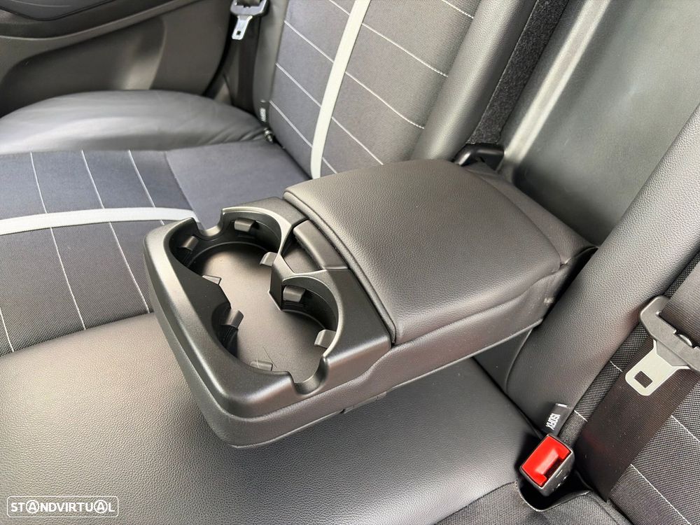 Ford Kuga 2.0 TDCi Titanium - 12