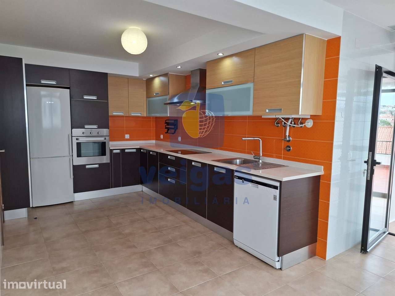 Apartamento T3 remodelado com terraço panorâmico, garagem e elevador, - Grande imagem: 3/38