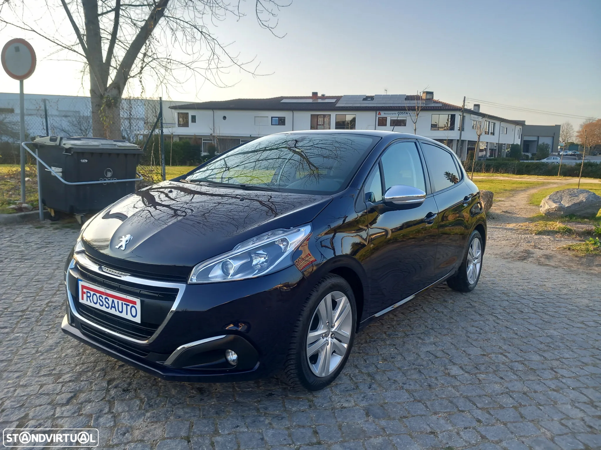 Peugeot 208 1.2 PureTech Allure - 11