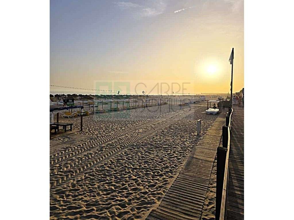 T2 com 116m² + garagem | Centro de Monte Gordo a poucos minutos da ... - Grande imagem: 4/12