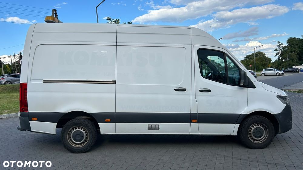 Mercedes-Benz Sprinter - 2