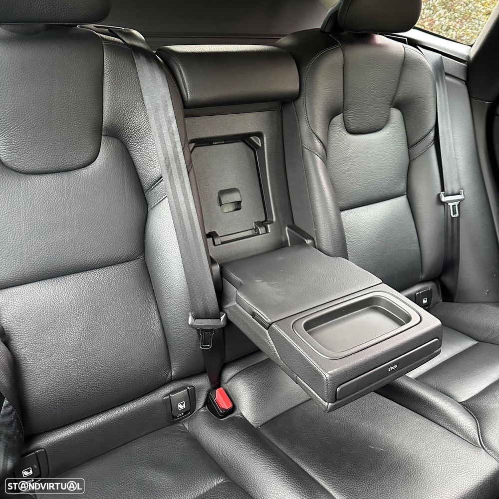 Volvo XC 60 2.0 D4 Inscription AWD Geartronic - 46