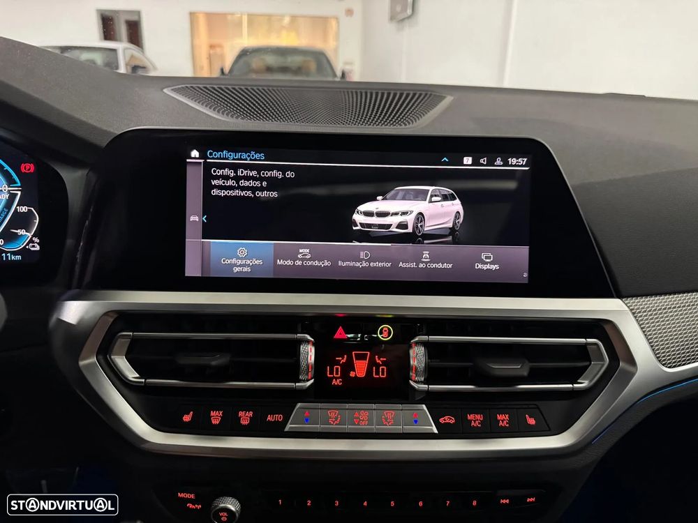 BMW 330 e Touring Pack M Auto - 27