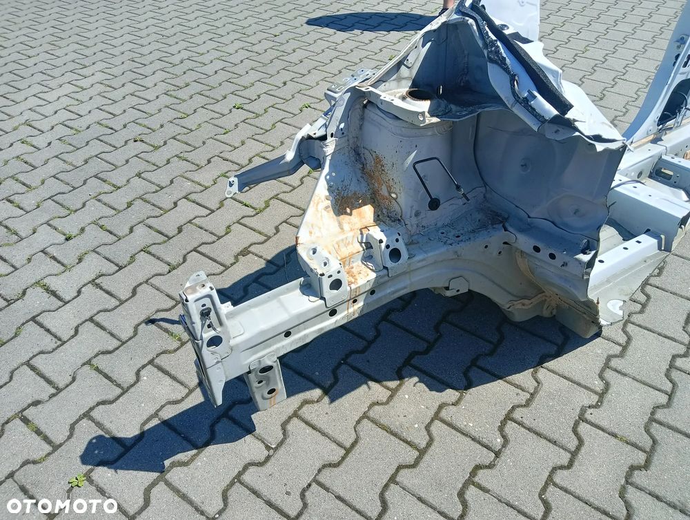 Nissan Micra K14 Podłużnica prawa - 1