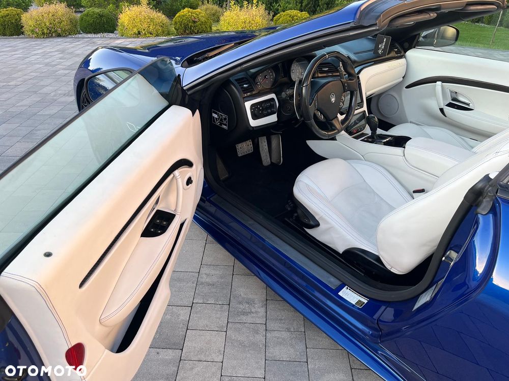 Maserati GranCabrio - 37