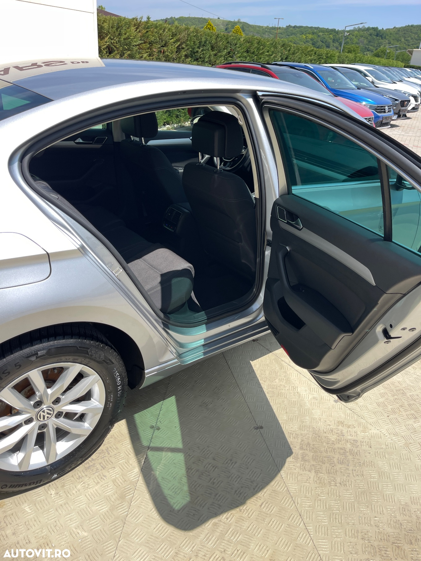 Volkswagen Passat - 23