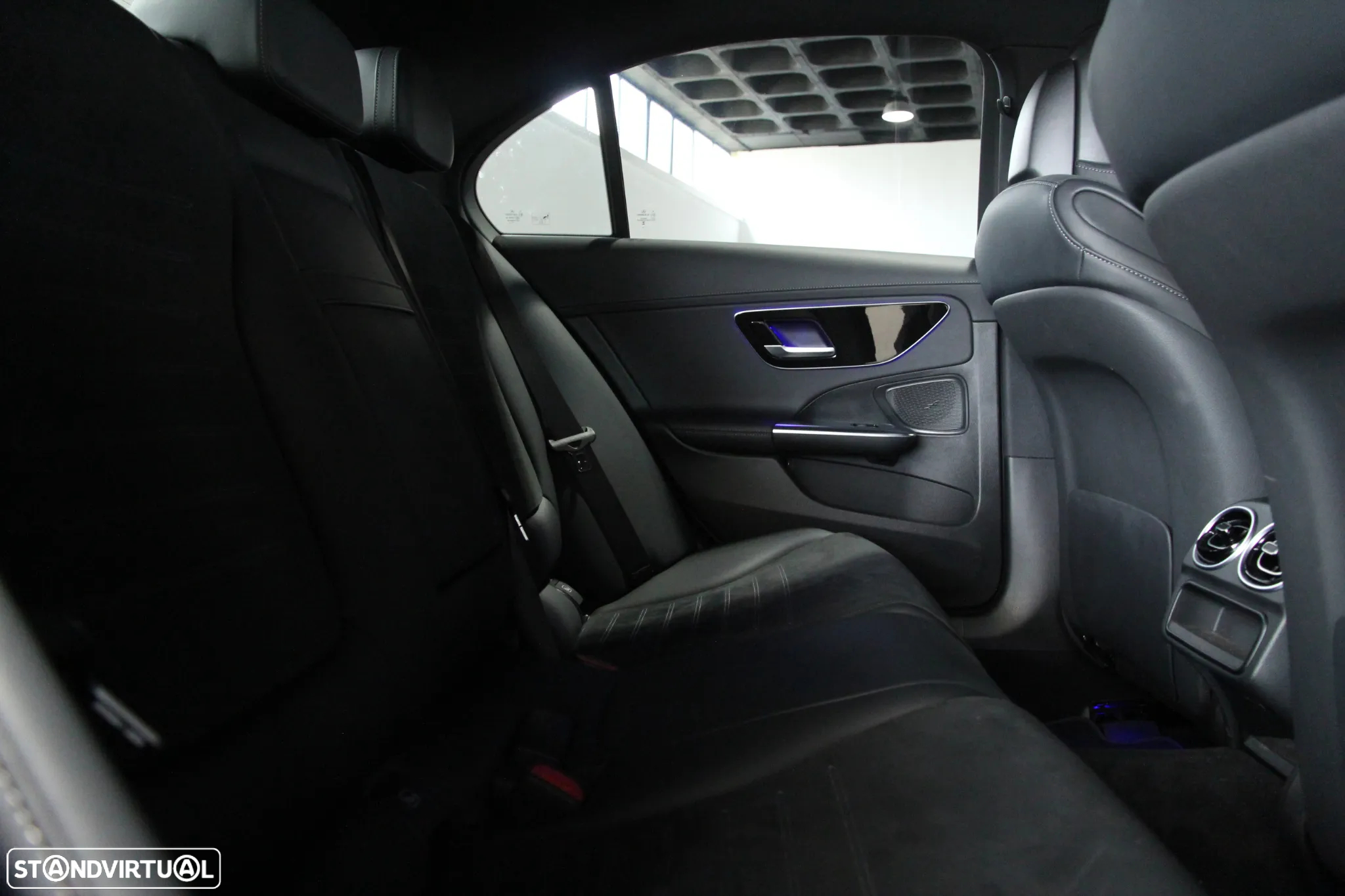 Mercedes-Benz C 300 d AMG Line - 24