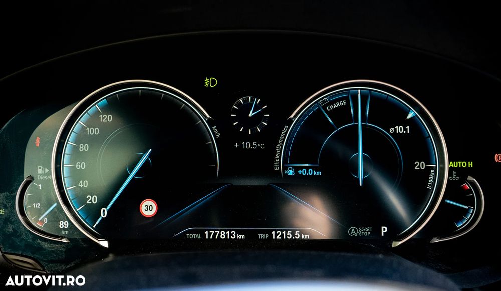 BMW Seria 5 530d xDrive AT - 24