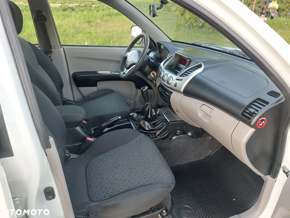 Mitsubishi L200 2.5 DID DC Invite AC - 9