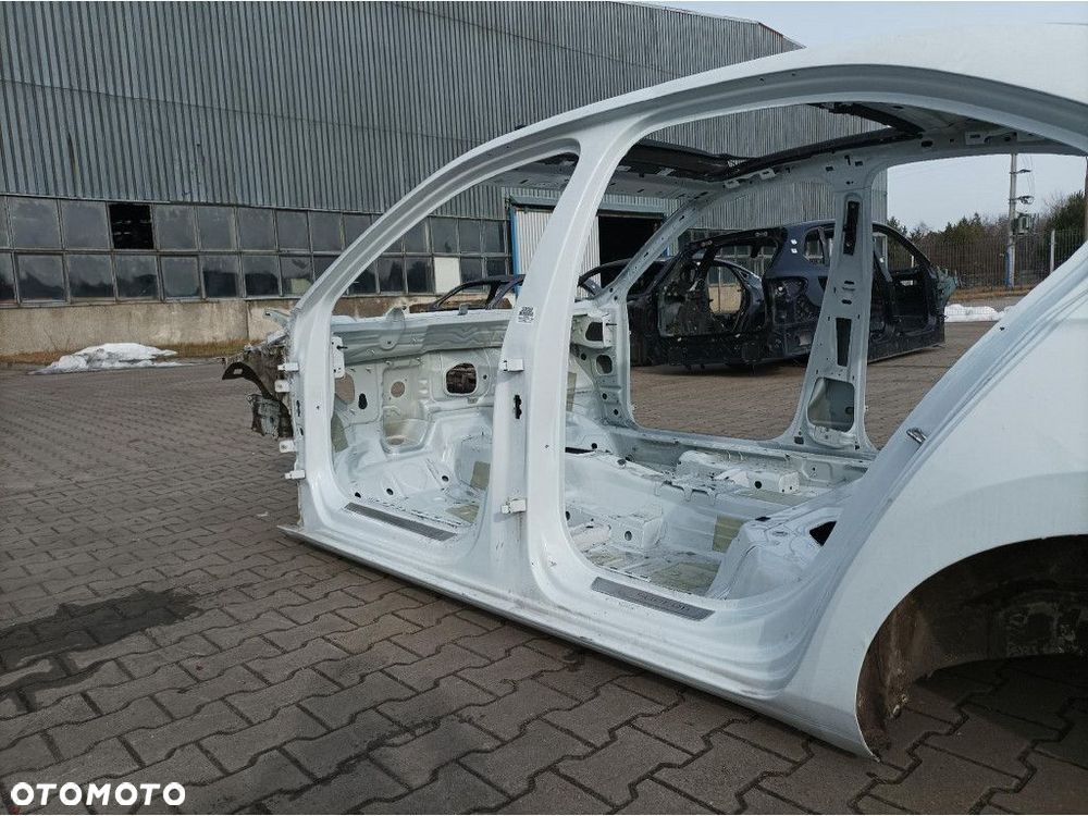SKODA SUPERB III HB PRÓG SŁUPEK LEWY A I B LS9R - 3