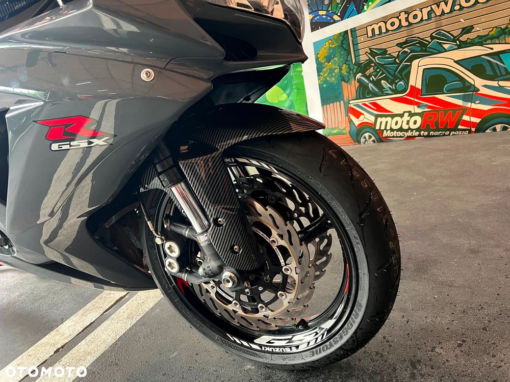 Suzuki GSX-R - 24