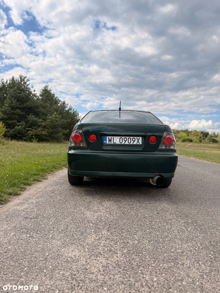 Lexus IS 200 Elegance - 2