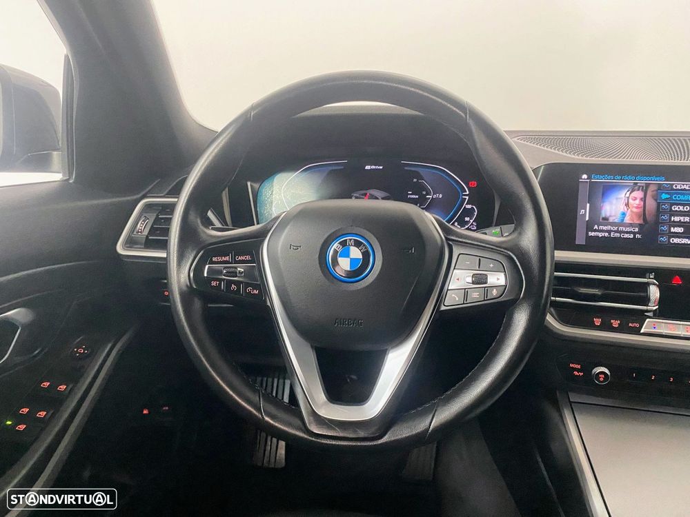 BMW 320 e Touring Corporate Edition Auto - 14