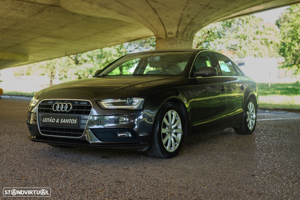 Audi A4 2.0 TDI multitronic Business Line Sport - 43