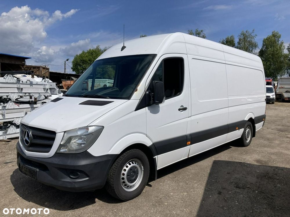 Mercedes-Benz Sprinter - 1
