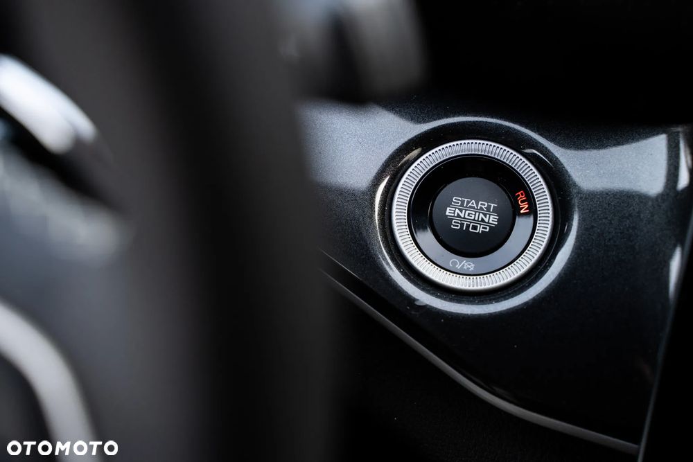 Jeep Grand Cherokee - 17