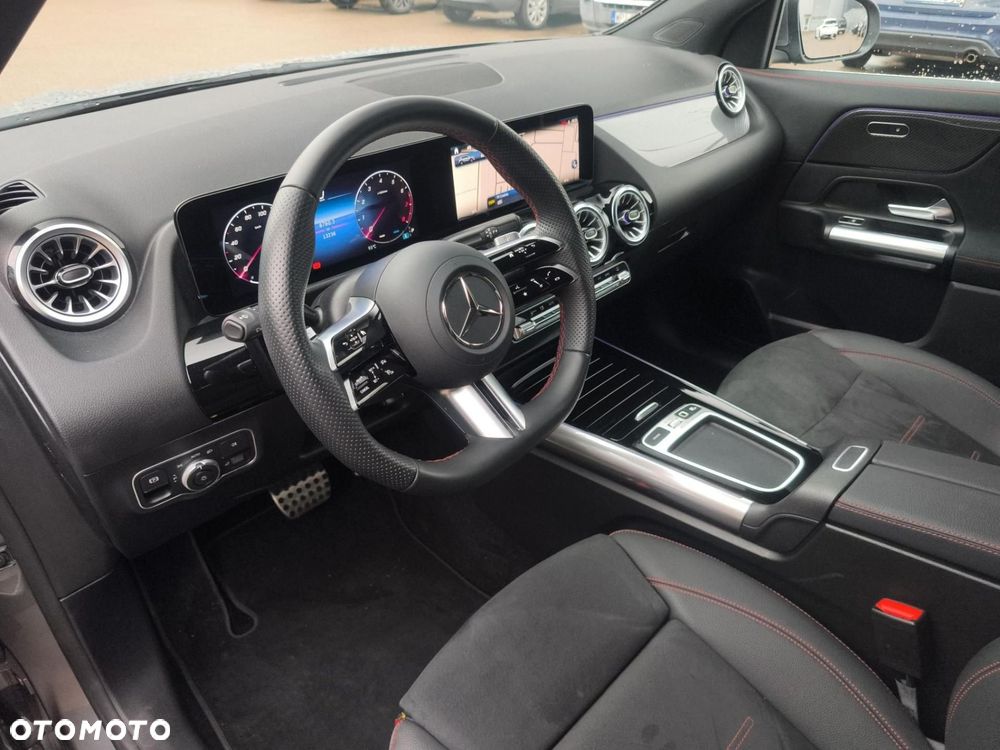 Mercedes-Benz GLA - 9