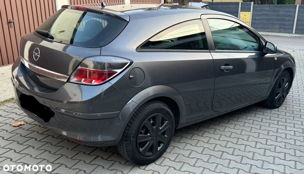 Opel Astra III GTC 1.4 Cosmo - 11
