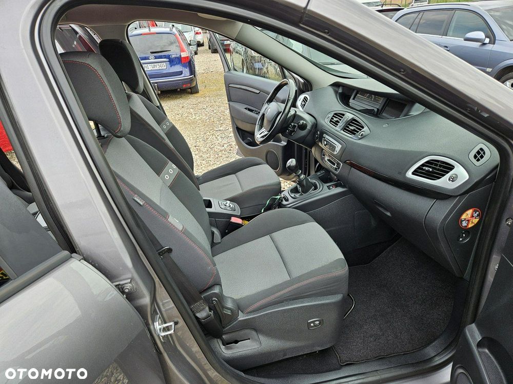 Renault Grand Scenic - 10