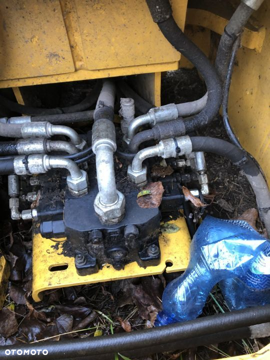 VOLVO L 35 - Rozdzielacz Hydrauliczny Ładowarki