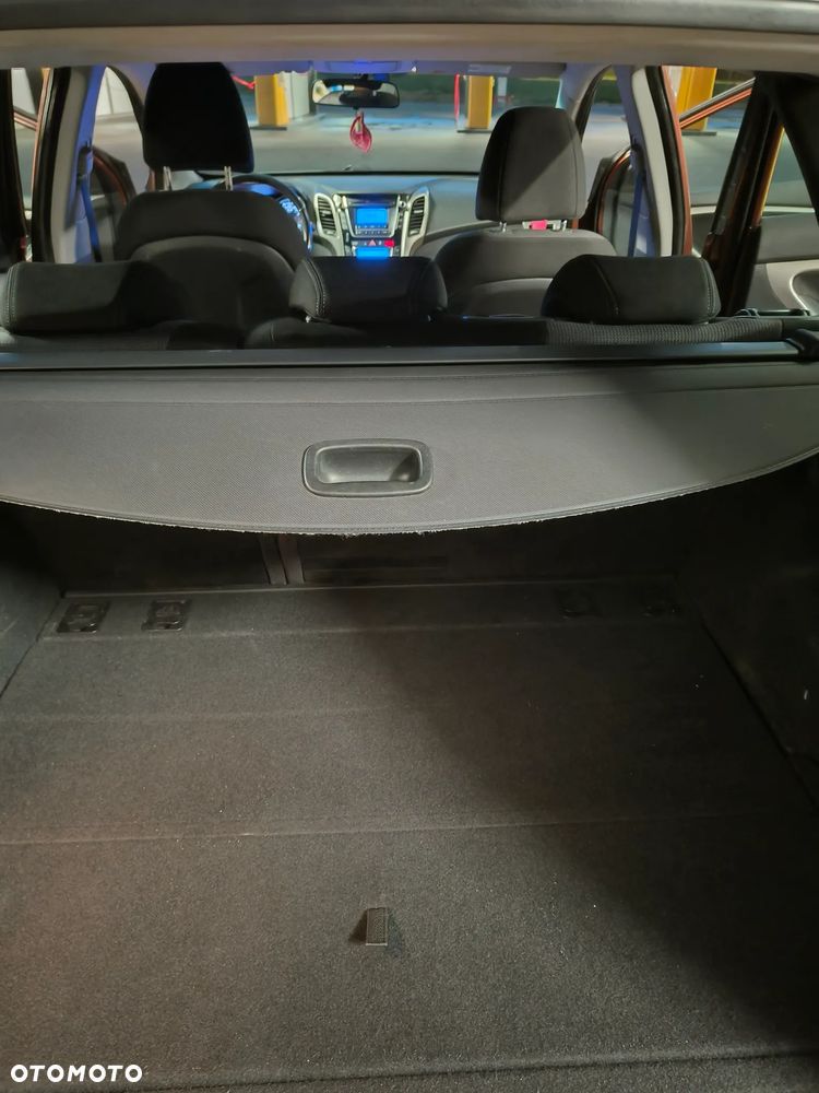Hyundai i30 blue Kombi 1.6 CRDi Classic - 19