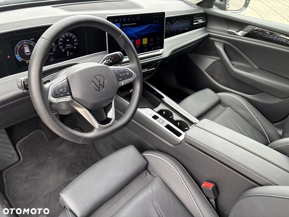 Volkswagen Passat - 11