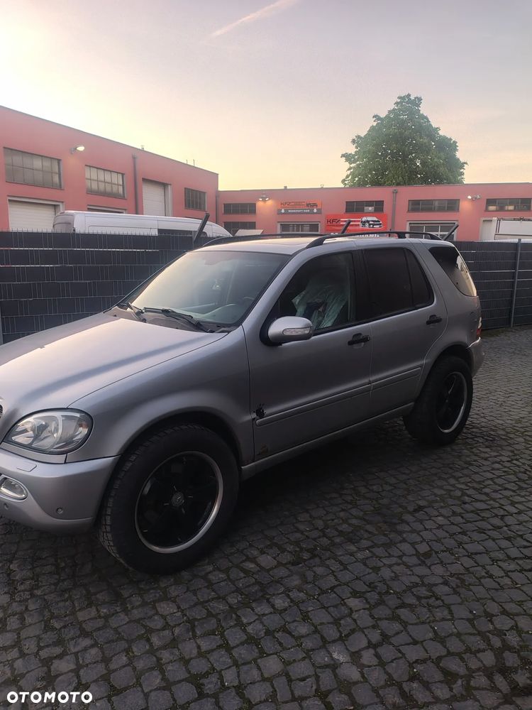 Mercedes-Benz ML - 4