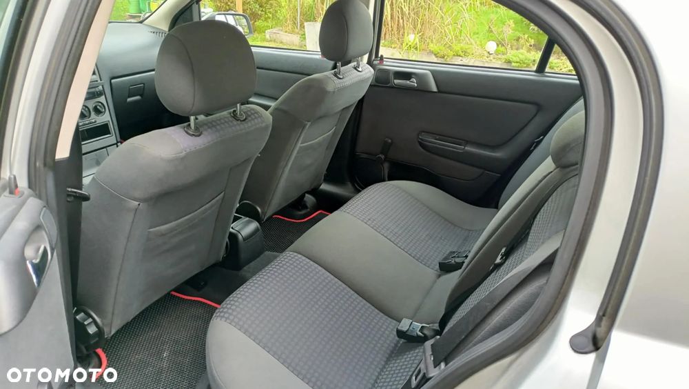 Opel Astra 1.6 - 16