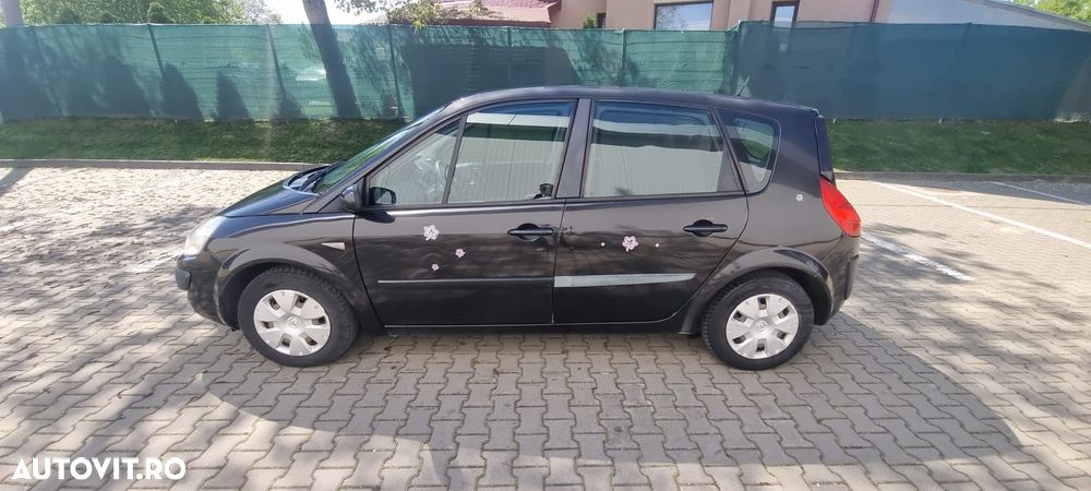 Renault Scenic II 1.5dCi Dynamique - 1
