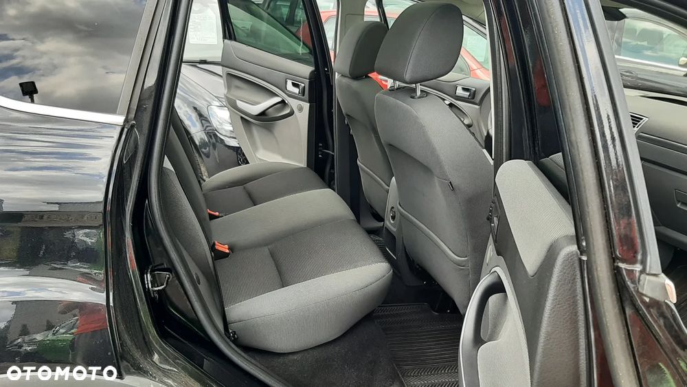 Ford Kuga - 16
