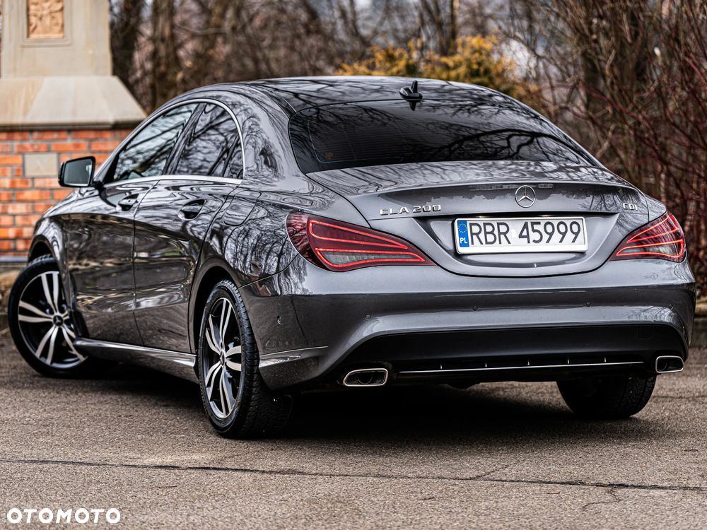 Mercedes-Benz CLA 200 d Urban - 4