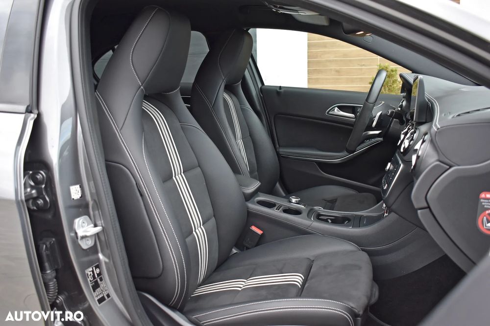 Mercedes-Benz A 220 4MATIC Aut. - 14