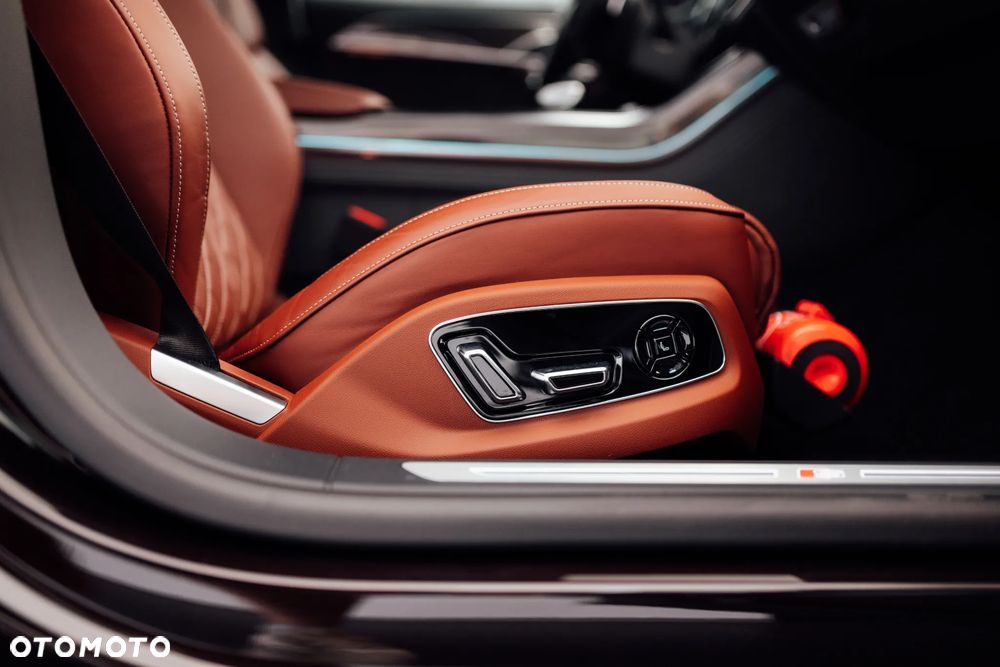Audi S8 - 24