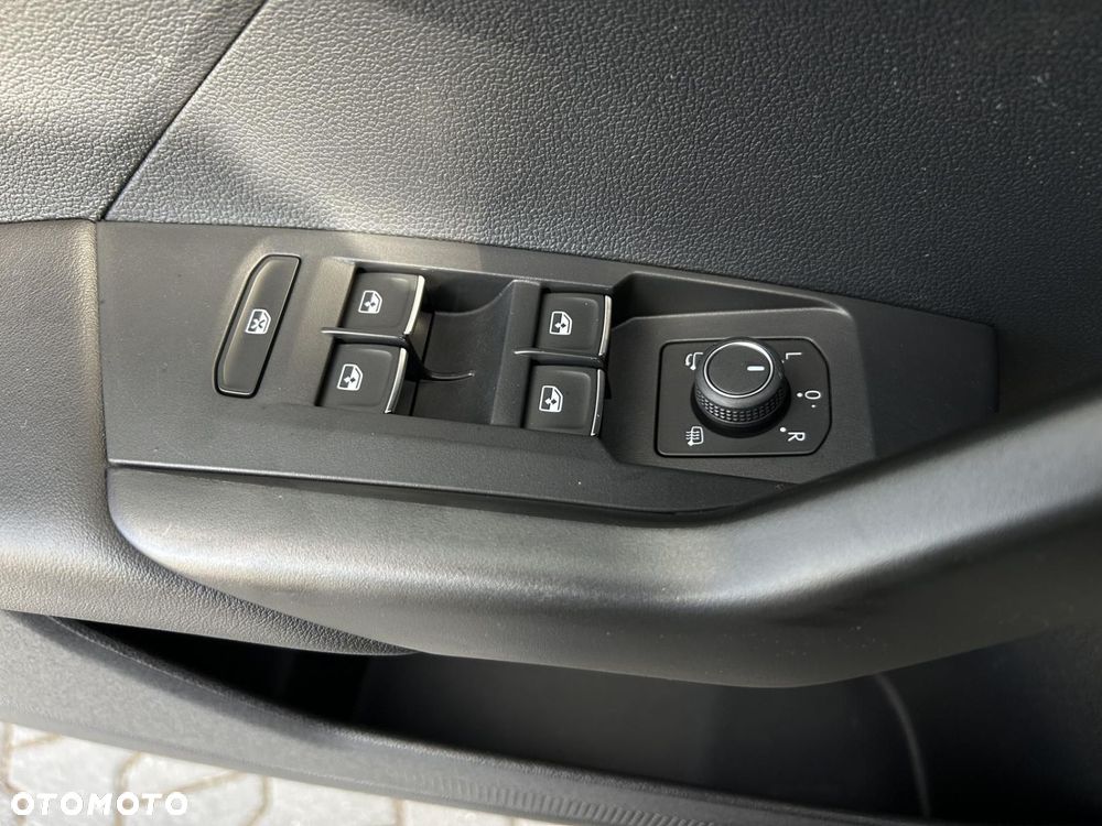 Volkswagen T-Cross - 12