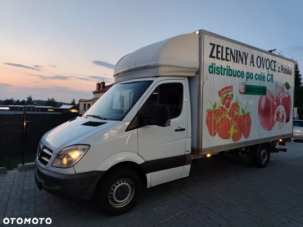 Mercedes-Benz SPRINTER 319 - 6